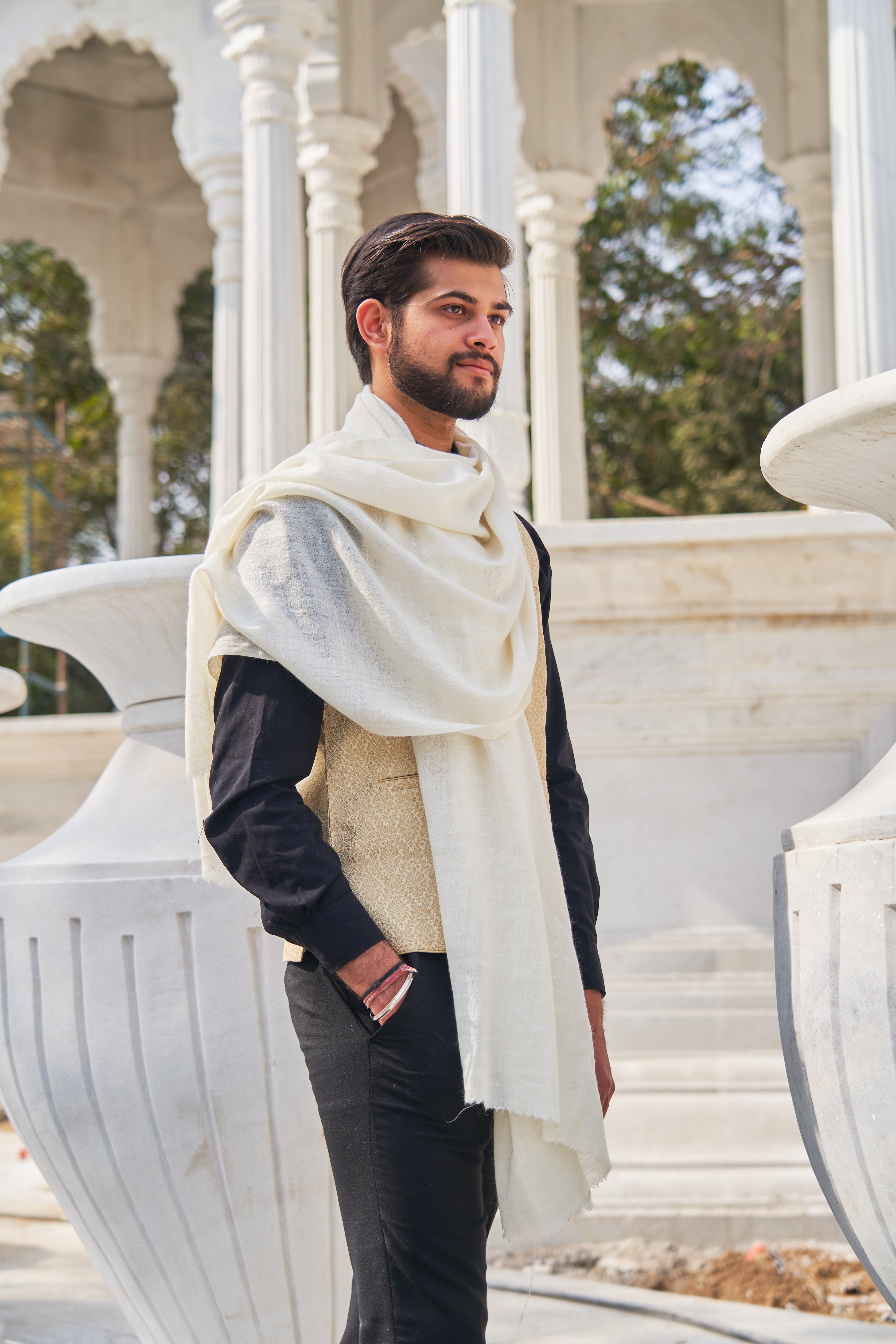 Mukhmul Unisex Stole